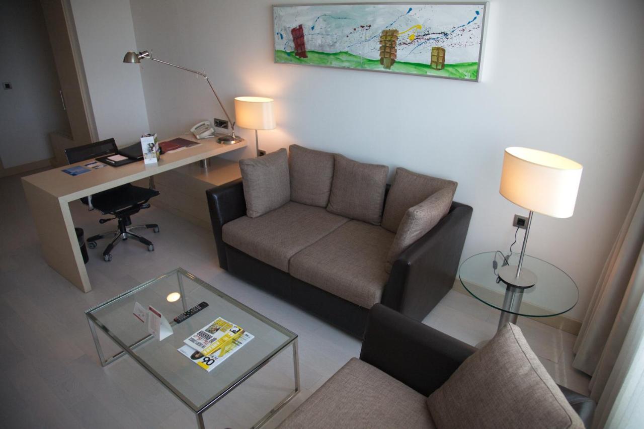 Cpankara Hotel Ancara Exterior foto A living room in a serviced apartment in Paris